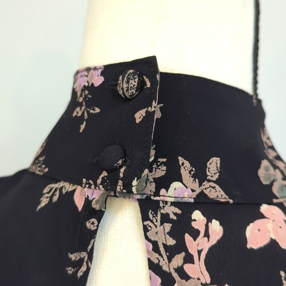 ✨HP✨Flynn Skye Floral Cut Out Mini Dress - Size M - Picture 9 of 12